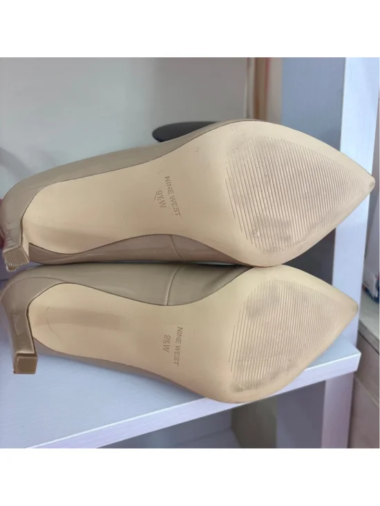 Nine West Beige Patent Leather Pointed Toe Heels Size 9.5W - Picture 5 of 7